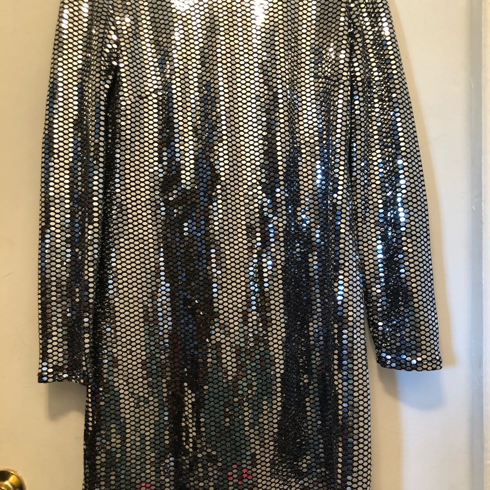Dress - Picture 3 of 3